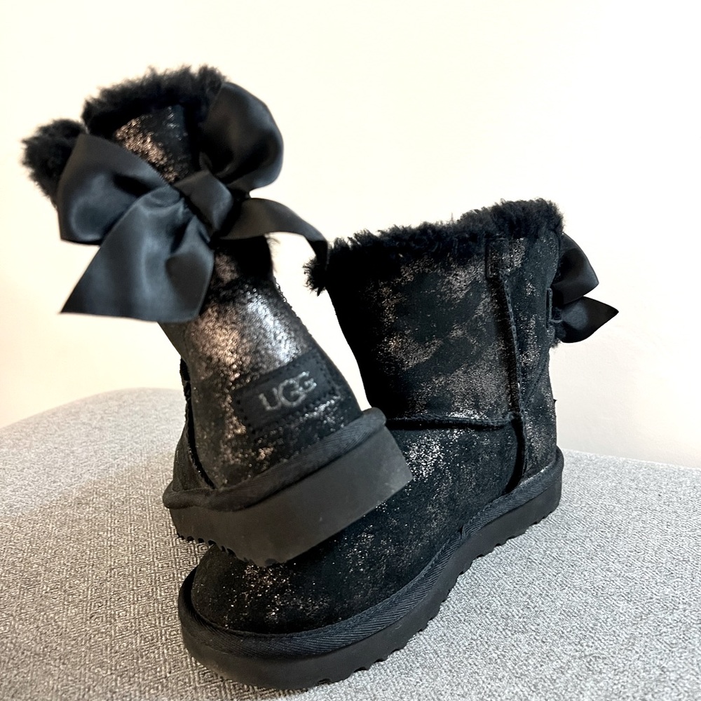 Ugg Bailey Bow Glimmer